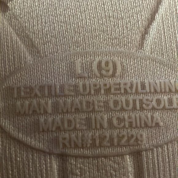 NWT Valentines Day Slippers - Picture 7 of 7